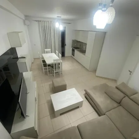 Nando Portside Vlorë
